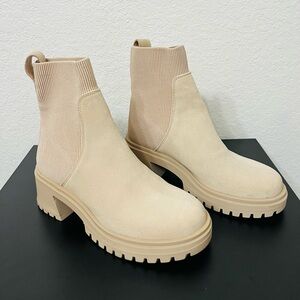 Steve Madden Suede Beige Ankle Booties US 7.5